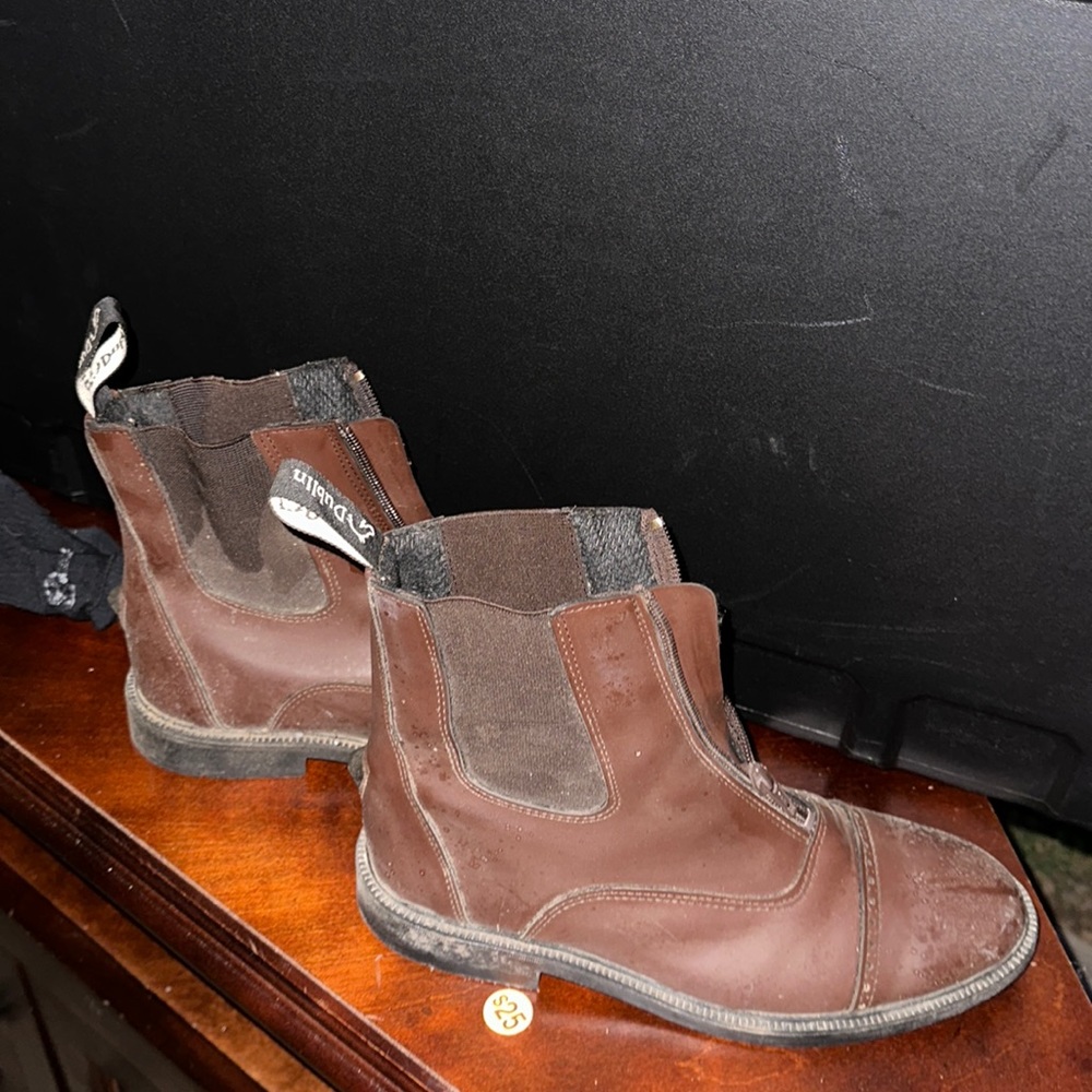 women’s riding boots
